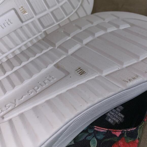 Easy Spirit Rift Black Floral Thong Slip on Platform sandal comfort 11W wide - Picture 13 of 13